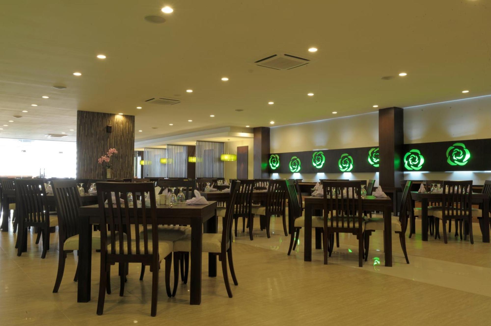 Lombok Plaza Hotel And Convention Ματαράμ Εξωτερικό φωτογραφία