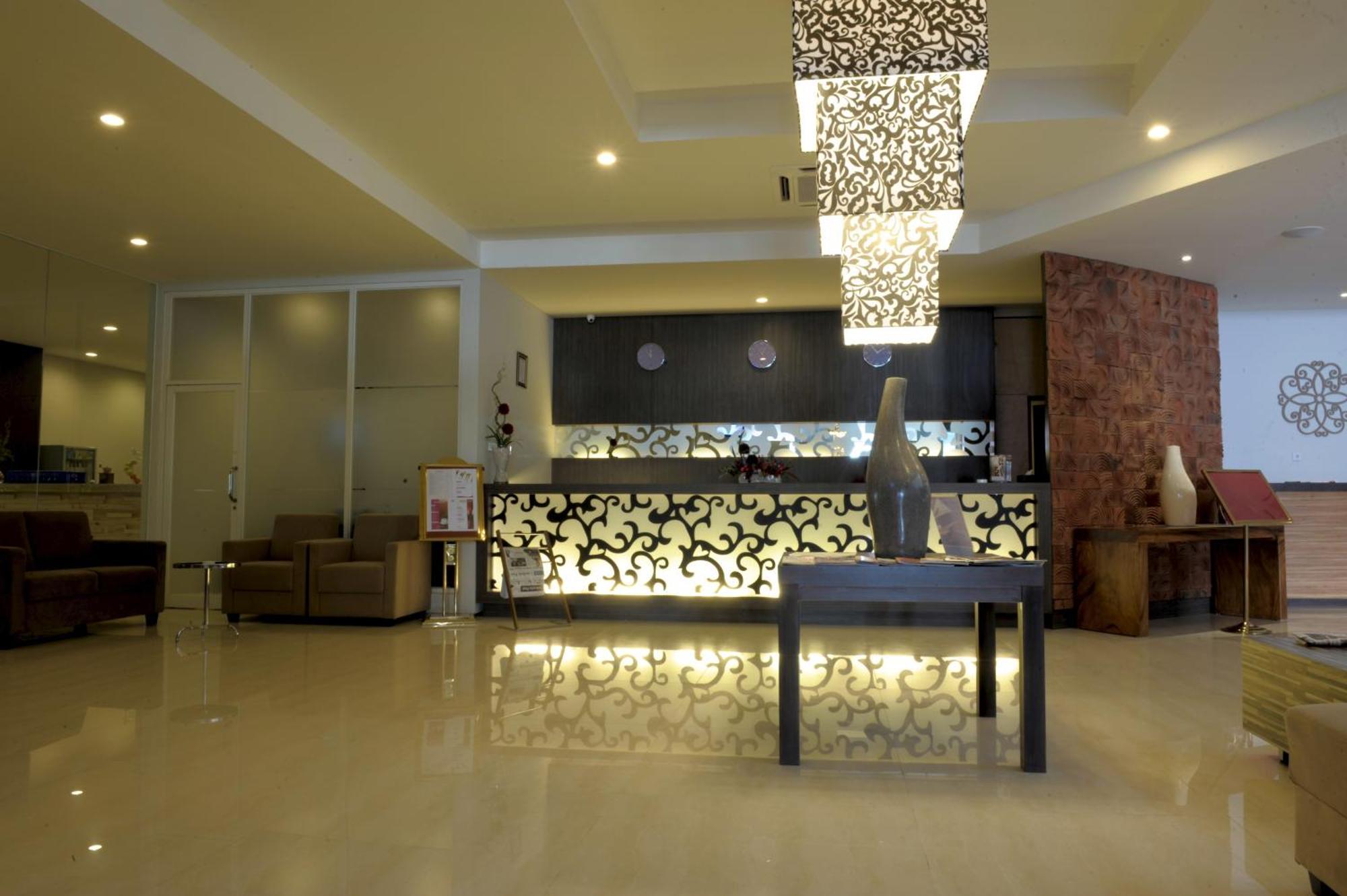 Lombok Plaza Hotel And Convention Ματαράμ Εξωτερικό φωτογραφία