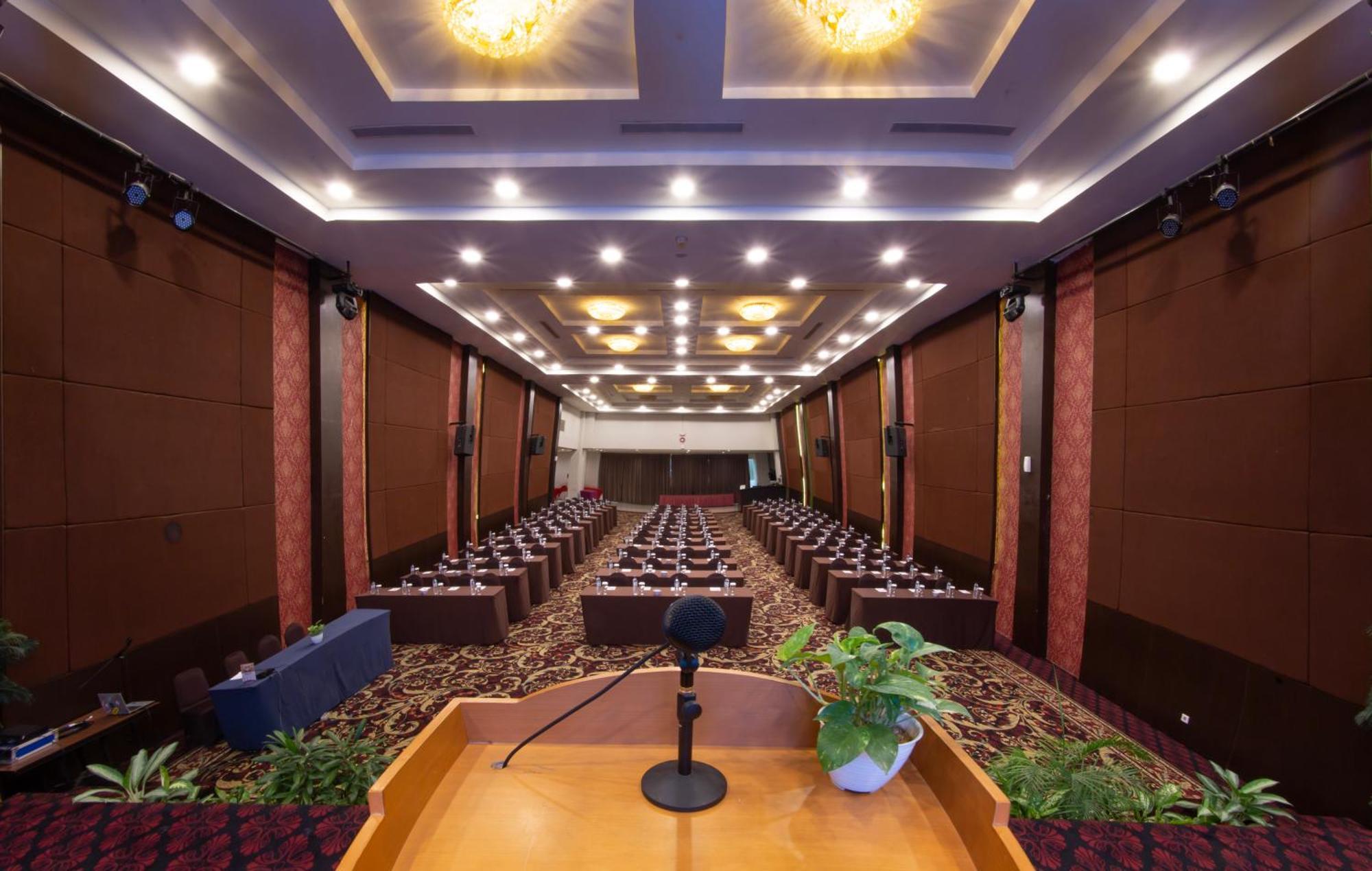 Lombok Plaza Hotel And Convention Ματαράμ Εξωτερικό φωτογραφία